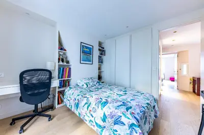 Un ou plusieurs lits dans un hébergement de l'établissement 42ChercheMidi New 100m2 3BR Designer Flat in Paris 6th St Germain-des-Près