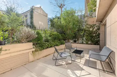 Balcon ou terrasse dans l'établissement Beautiful 4P Apartment with Garden - Paris 16th