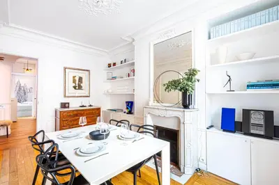 Cuisine ou kitchenette dans l'établissement GuestReady - Charming home in the 15th Arr.