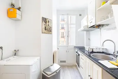 Cuisine ou kitchenette dans l'établissement GuestReady - Gambetta Hideaway
