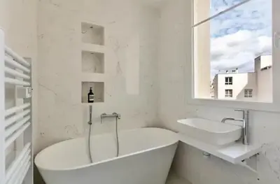 Salle de bains dans l'établissement Appartement 2 pieces Boulogne-Billancourt