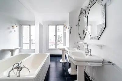 Salle de bains dans l'établissement Elégance Vendôme & Tuileries