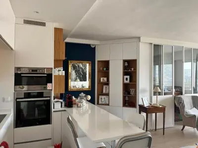 Cuisine ou kitchenette dans l'établissement 4-bed apartment PARIS 12
