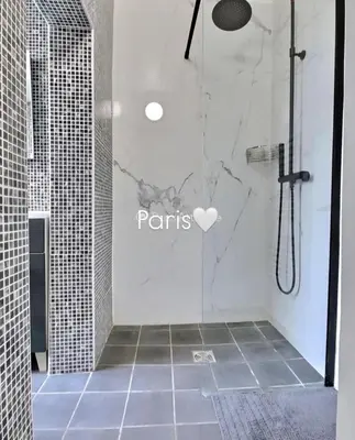 Salle de bains dans l'établissement PARIS with Love !