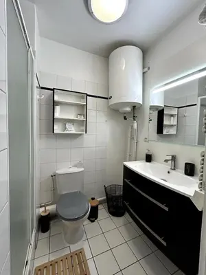 Salle de bains dans l'établissement Une pièce Issy-les-Moulineaux
