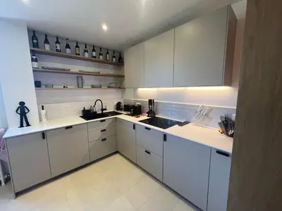 Cuisine ou kitchenette dans l'établissement L'élégance à la Parisienne