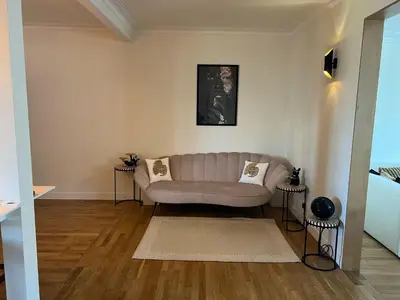 Coin salon dans l'établissement L'élégance à la Parisienne