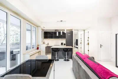 Cuisine ou kitchenette dans l'établissement GuestReady - Bright charm with a terrace