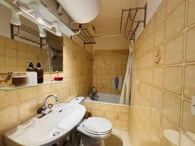 Salle de bains dans l'établissement Studio 150m to Notre Dame