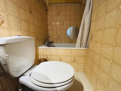 Salle de bains dans l'établissement Studio 150m to Notre Dame