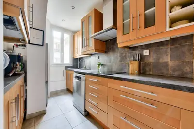 Cuisine ou kitchenette dans l'établissement Charming Property with Open Views
