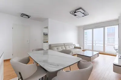 Coin salon dans l'établissement Saint Denis Leon Nozal Magnifique Apartment 5P