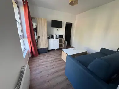 Télévision ou salle de divertissement dans l'établissement studio neuf Palais des Congrès Porte Maillot 20