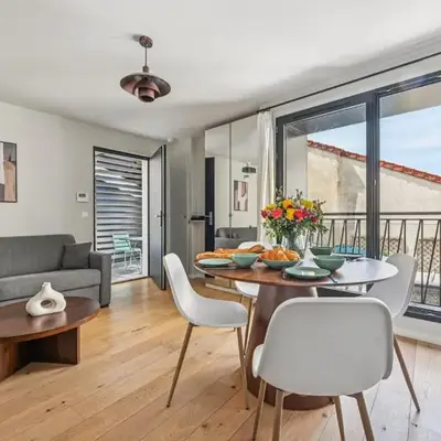 Double Apartment l 15min from Eiffel Tower by Car