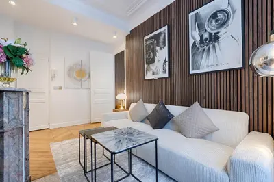 Coin salon dans l'établissement Luxury 2-Bedroom for 6 - Avenue Montaigne