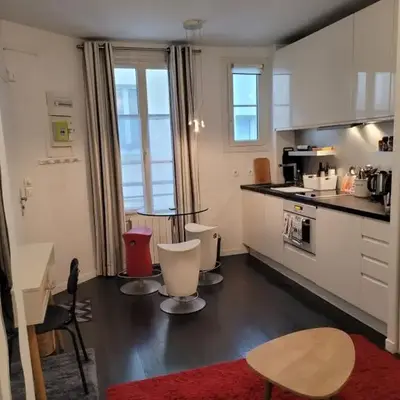 Studio calme proche Montmartre et Batignolles - Metro 13 et 14