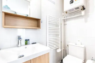 Salle de bains dans l'établissement GuestReady - Stylish Escape in Folie-Méricourt
