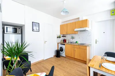 Cuisine ou kitchenette dans l'établissement GuestReady - Stylish Escape in Folie-Méricourt
