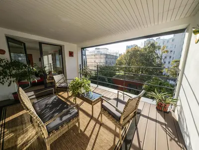 Balcon ou terrasse dans l'établissement Chambre-Salon avec Terrasse sur Jardin