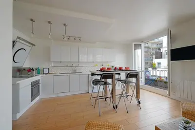 Cuisine ou kitchenette dans l'établissement Apartment Balcony Paris 16 Auteuil, Parc Des Princes