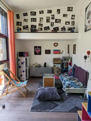 Coin salon dans l'établissement Tiny House dans le jardin