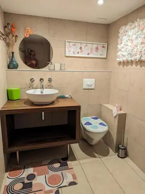 Salle de bains dans l'établissement Tiny House dans le jardin