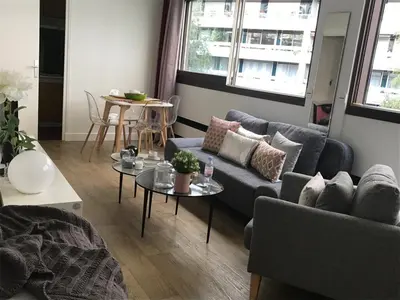 Coin salon dans l'établissement Grand studio fonctionnel, calme et ensoleillé