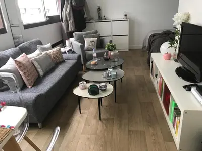 Coin salon dans l'établissement Grand studio fonctionnel, calme et ensoleillé