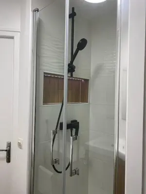 Salle de bains dans l'établissement Au cœur du marais, centre de Paris