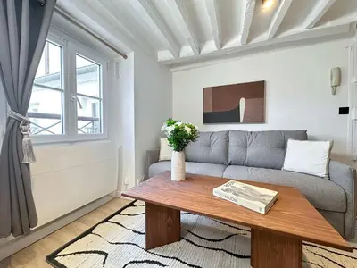 Coin salon dans l'établissement Opera - Premium apartment with lift near Gare de l'Est for 4