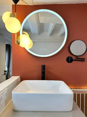 Salle de bains dans l'établissement Opera - Premium apartment with lift near Gare de l'Est for 4
