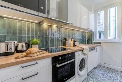 Cuisine ou kitchenette dans l'établissement Furtive - Magenta