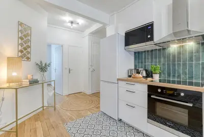 Cuisine ou kitchenette dans l'établissement Furtive - Magenta