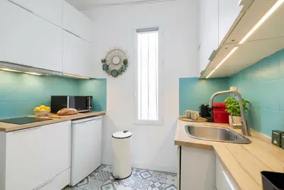 Cuisine ou kitchenette dans l'établissement Furtive - Montorgueuil