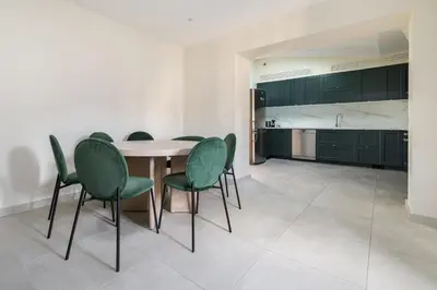 Coin salon dans l'établissement Luxury apartments - Avenue Montaigne
