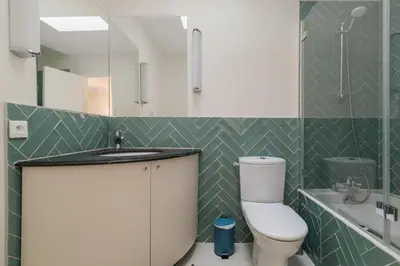 Salle de bains dans l'établissement Luxury apartments - Avenue Montaigne
