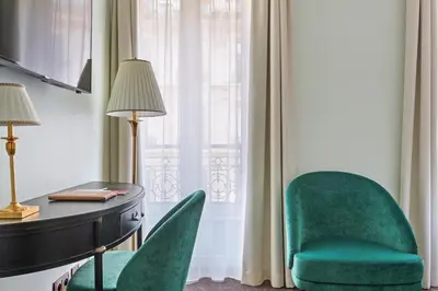 Coin salon dans l'établissement Hôtel de Sèvres