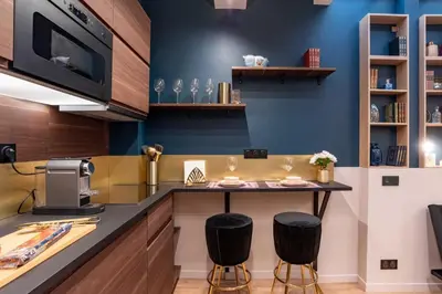 Cuisine ou kitchenette dans l'établissement Charming artist studio in Le Marais