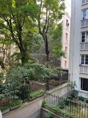 Jardin de l'établissement Parisian Charm, Modern & Quiet Studio