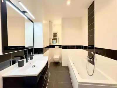 Salle de bains dans l'établissement Spacious 4P Apartment Madeleine Department Stores