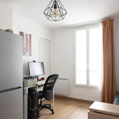 Apartment of 26 m2 near the park of Belleville