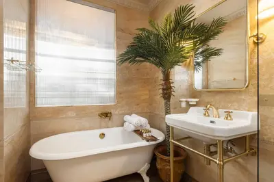 Salle de bains dans l'établissement The Donatella Suite - Champs Elysées