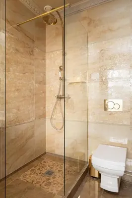 Salle de bains dans l'établissement The Donatella Suite - Champs Elysées