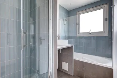 Salle de bains dans l'établissement Eiffel residence Gustave