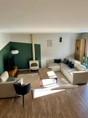 Coin salon dans l'établissement Paris-Montrouge, dans une allée privée, Métro