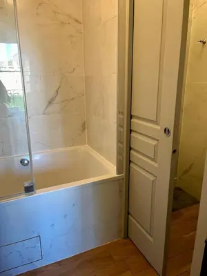 Salle de bains dans l'établissement Paris-Montrouge, dans une allée privée, Métro