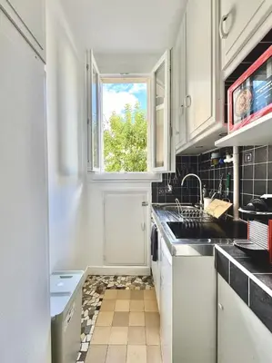 Cuisine ou kitchenette dans l'établissement Urban Oasis Paris