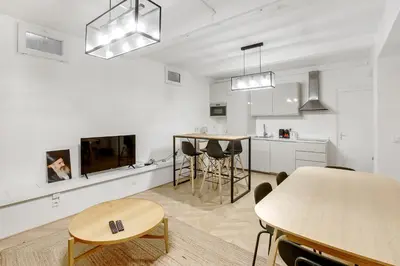 Cuisine ou kitchenette dans l'établissement Charmant cocon design 1BR - Proche Montmatre