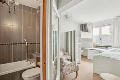 Salle de bains dans l'établissement Place Victor Hugo - Mesnil 1bdr by B'Your Home