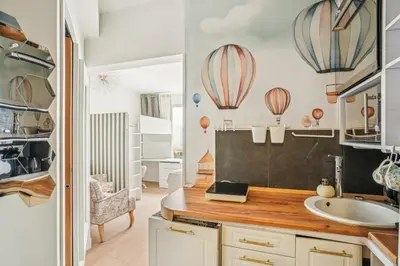Cuisine ou kitchenette dans l'établissement Place Victor Hugo - Mesnil 1bdr by B'Your Home